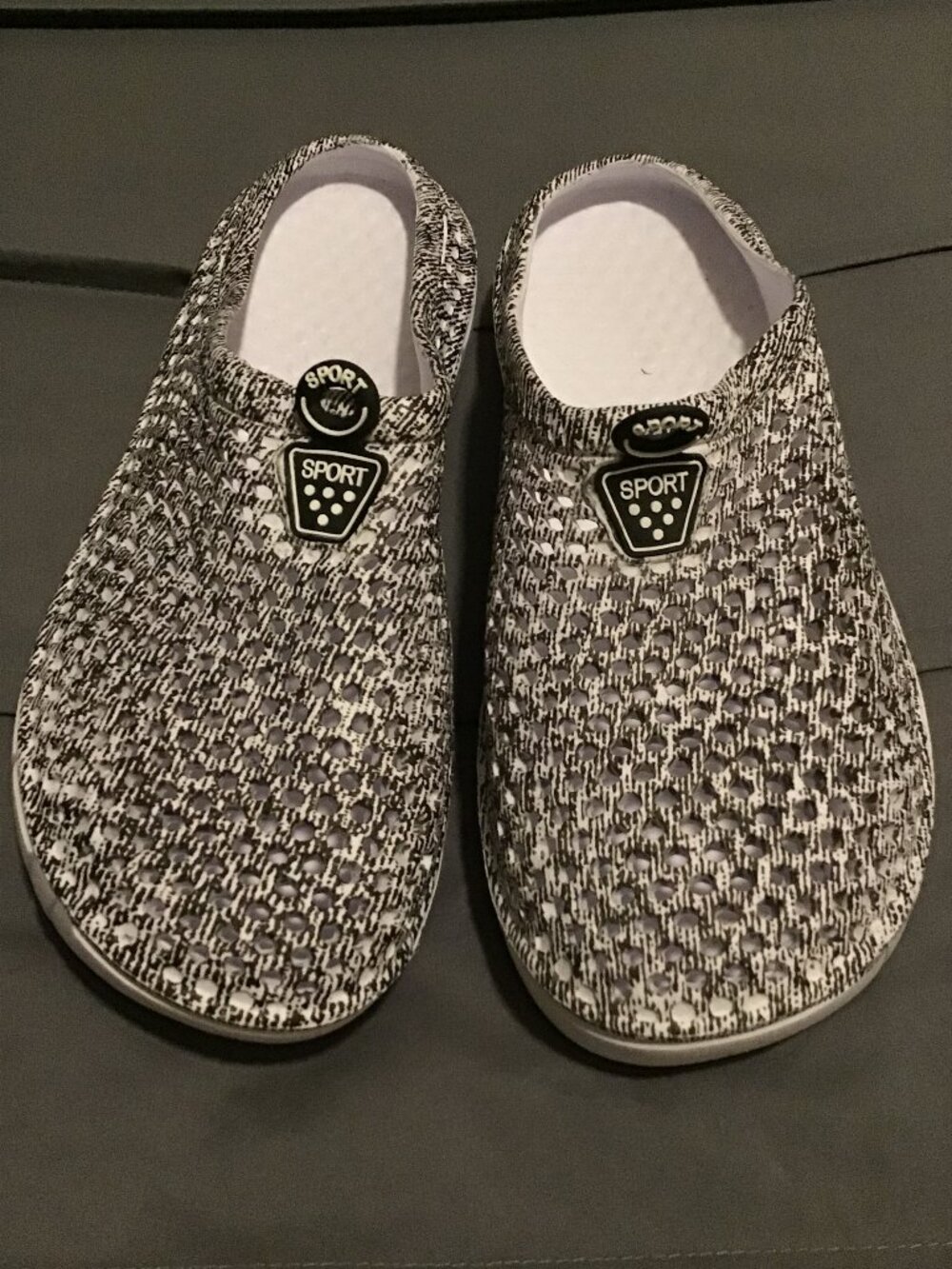 Sport Slip-On Shoes – Size 40 🖤🤍